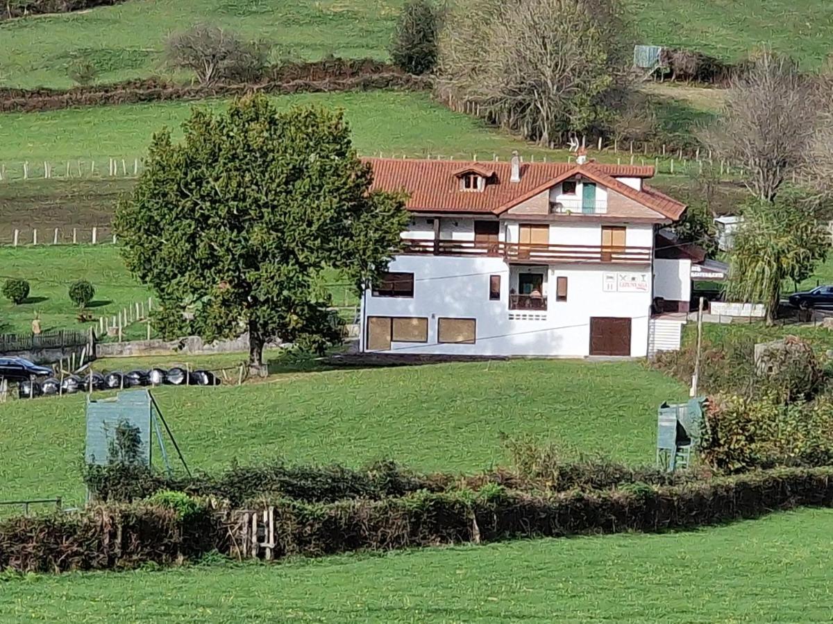 Hostal Lizuniaga Bera  Exterior foto